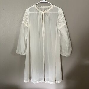 VINTAGE VANITY FAIR Tulle Lace Trim Cape in Ivory Bridal Wardrobe getting ready